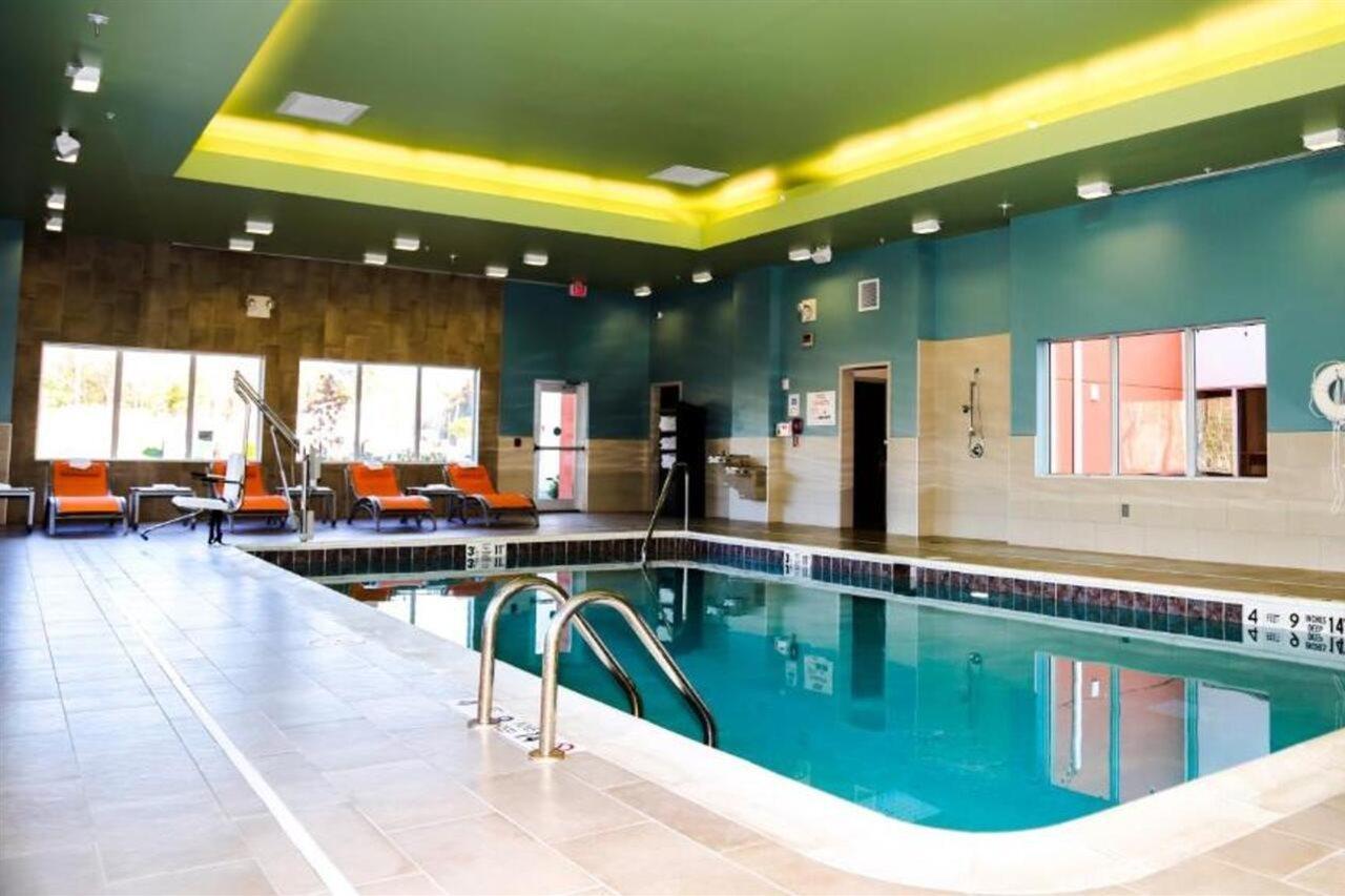 Holiday Inn Express & Suites Kingston-Ulster By Ihg Lake Katrine Extérieur photo