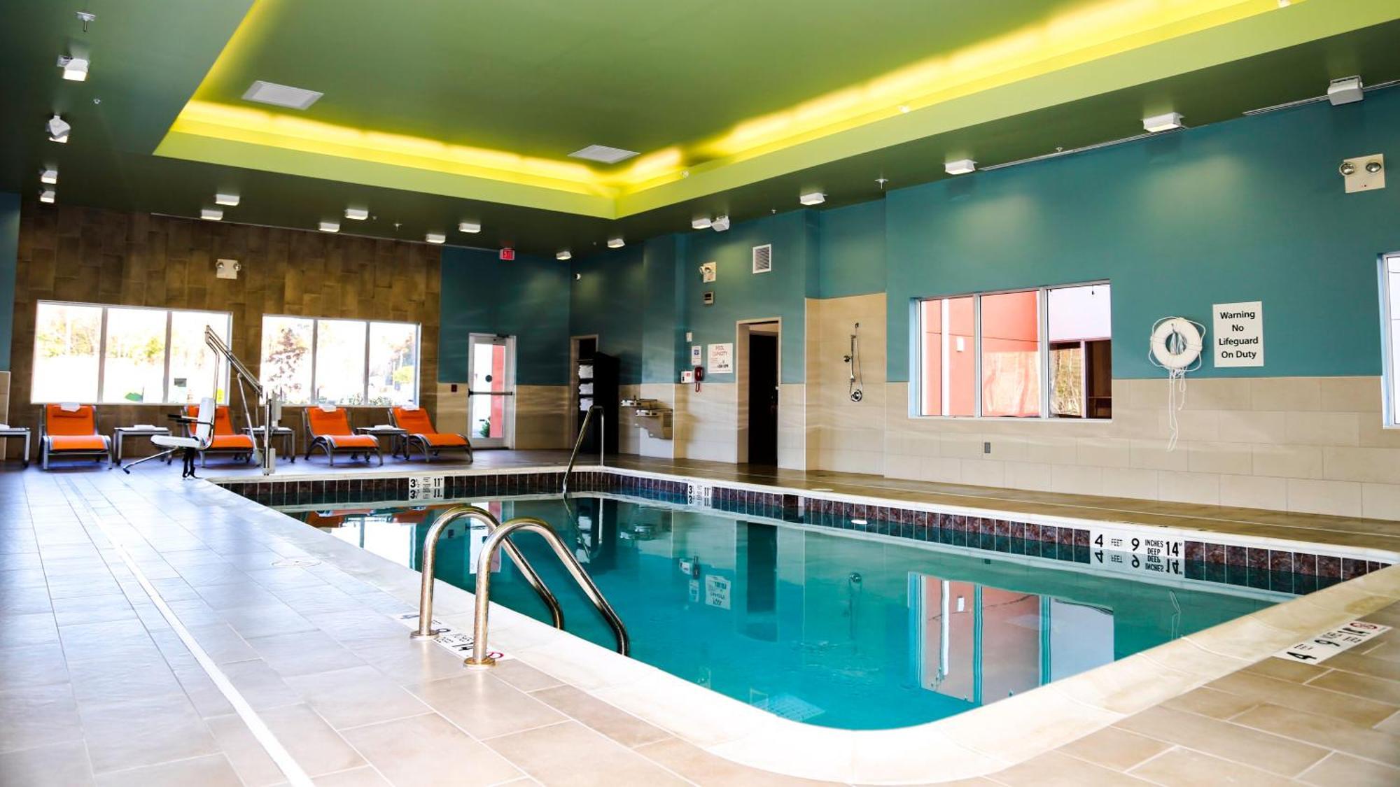 Holiday Inn Express & Suites Kingston-Ulster By Ihg Lake Katrine Extérieur photo